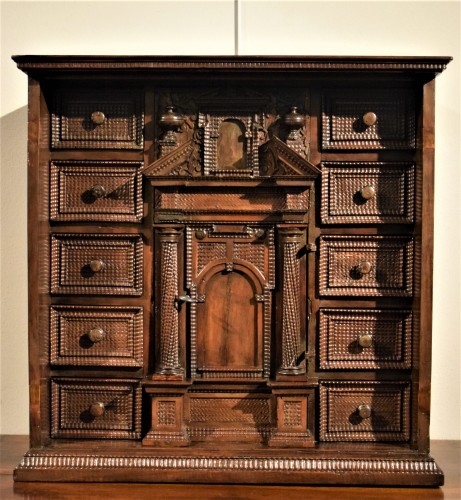 Cabinet of the Italian Renaissance - Furniture Style Renaissance